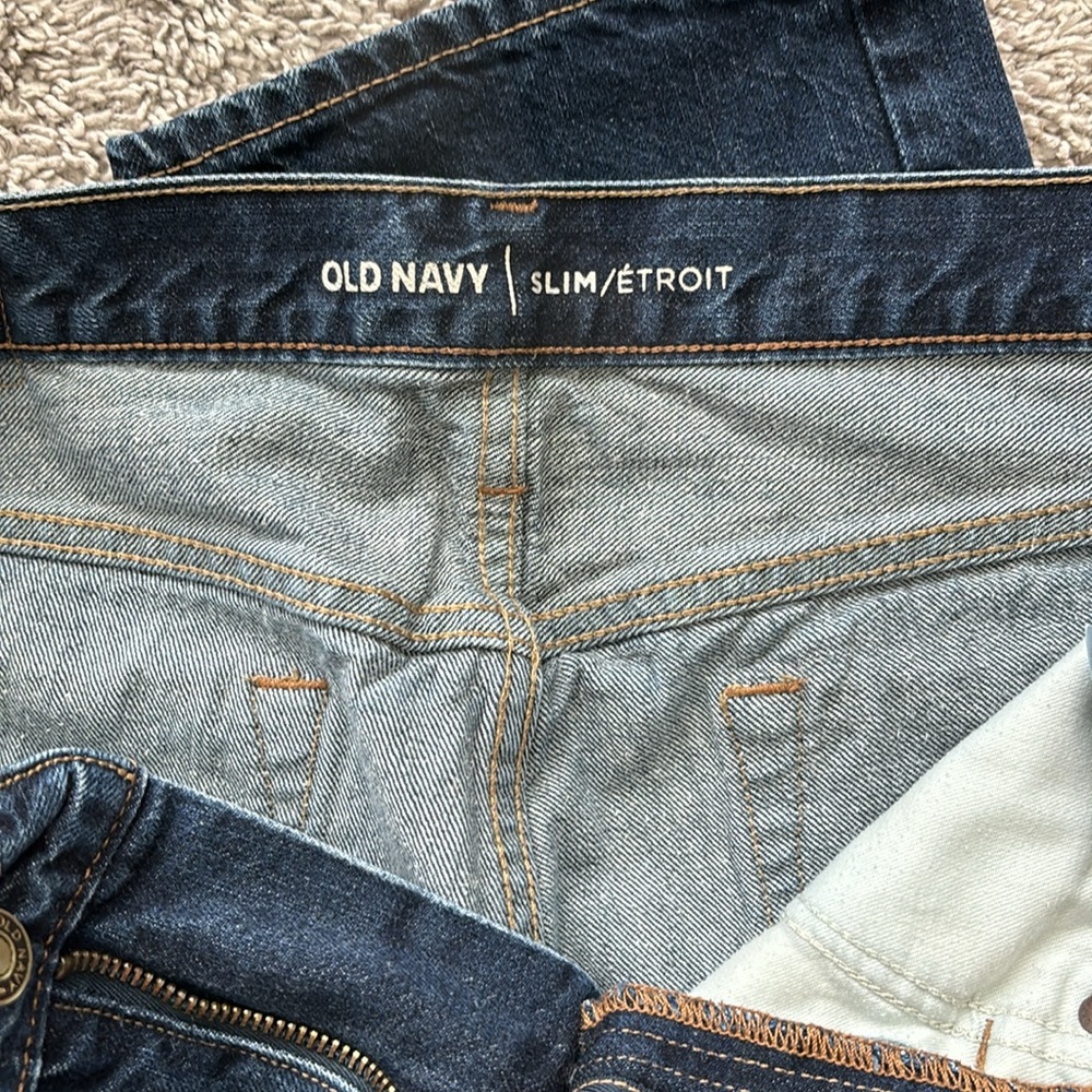 Old navy men’s slim jeans 34x30. Distressed dark blue. - Picture 6 of 7